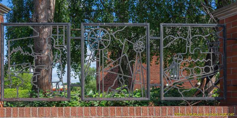 Chesterfield - Boundary Railings Boythorpe