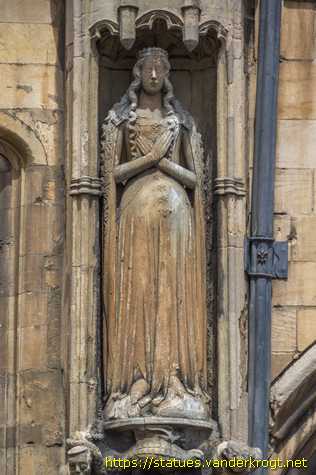 Lincoln - Statues at the Stone Bow