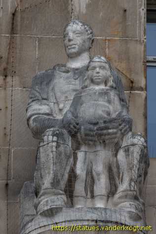 Liverpool - Mother and Child & Father and Child