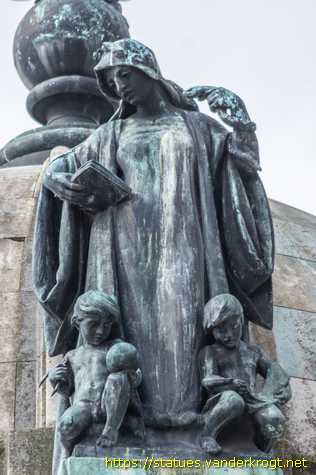 Liverpool - Queen Victoria Monument