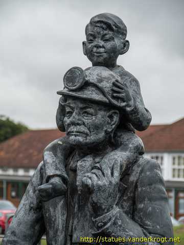 Aylesham - Payday at Snowdown Colliery