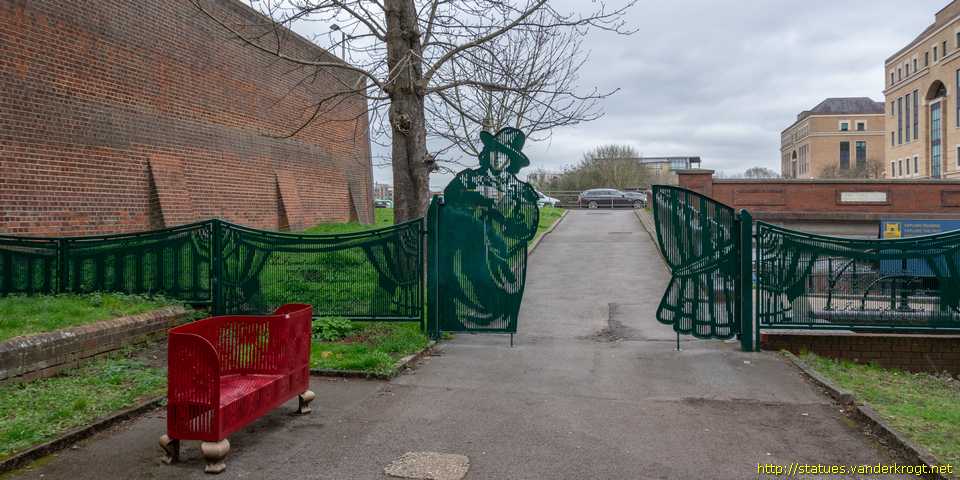 Reading - Oscar Wilde Memorial Walk