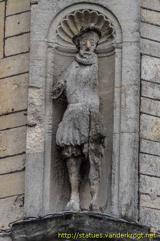 Bristol - Statuettes and Heads related to Tobacco
