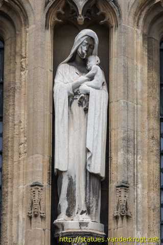 Bristol - Sculptures at the St Mary Redcliffe