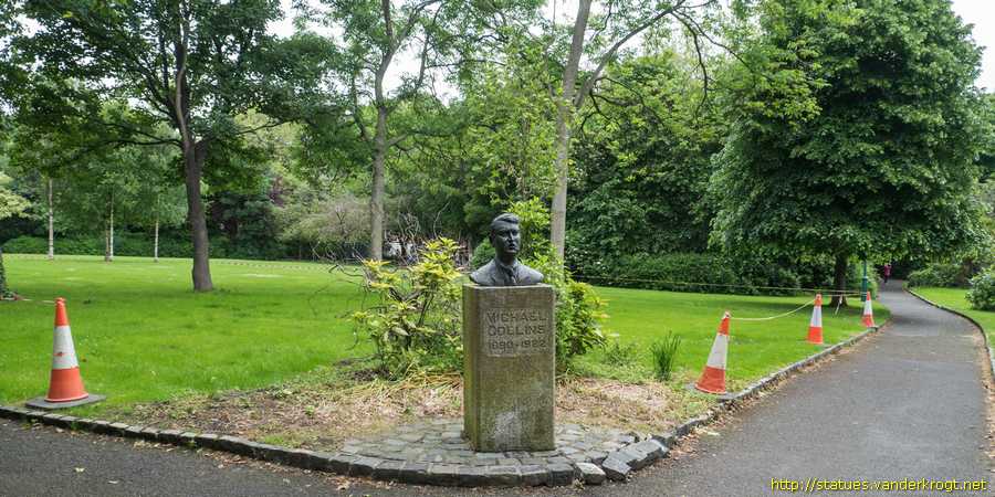 Dublin - Baile Átha Cliath / Michael Collins - Mícheál Ó Coileáin