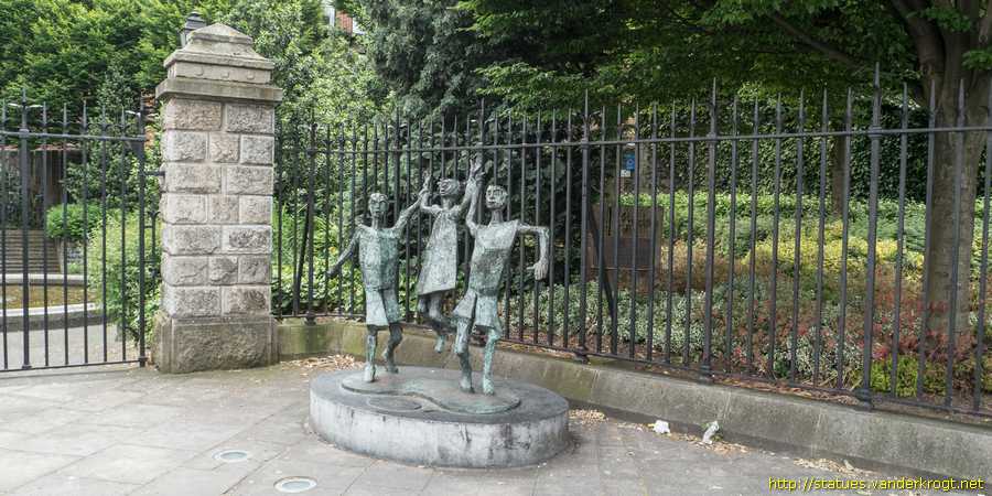 Dublin - Baile Átha Cliath / Millennium Child
