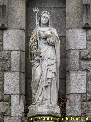 Rathvilly - Ráth Bhile / Saints' statues at St. Patrick's church