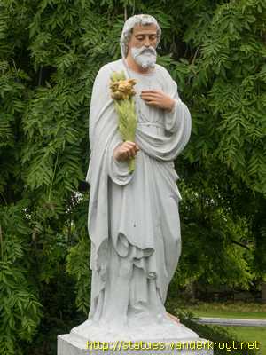 Rathvilly - Ráth Bhile / Saints' statues at St. Patrick's church