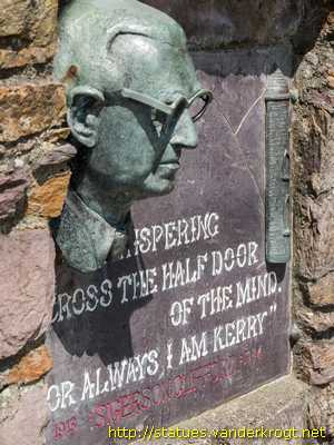 Cahersiveen - Cathair Saidhbhín / Sigerson Clifford