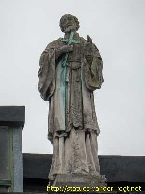 Limerick - Luimneach / Saints' statues at the Sacred Heart Church