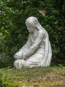 Clifden - An Clochán / Saints' statues around St. Joseph's Church