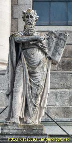 Dublin - Baile Átha Cliath - Statues at the Four Courts