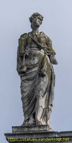 Dublin - Baile Átha Cliath - Statues at the Four Courts