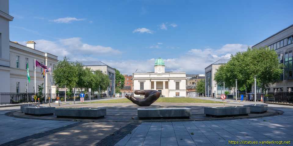 Dublin - Baile Átha Cliath - The Wishing Hand