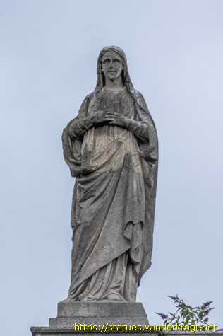 Dublin - Baile Átha Cliath - Saints' statues at St. Audoen's Church