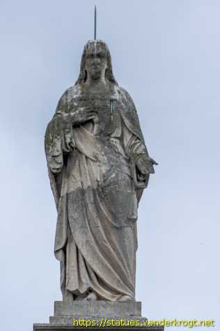 Dublin - Baile Átha Cliath - Saints' statues at St. Audoen's Church