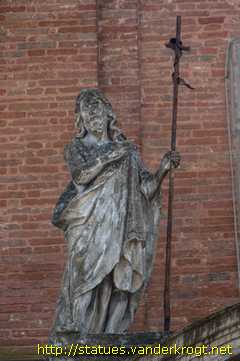 Castel San Pietro Terme - Statue dei Santi al Santuario del Crocifisso