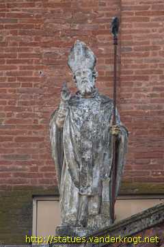 Castel San Pietro Terme - Statue dei Santi al Santuario del Crocifisso