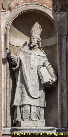 Reggio nell'Emilia - Statue dei Santi alla Basilica di San Prospero