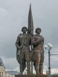 Vilnius - Žaliasis tiltas su skulptūromis