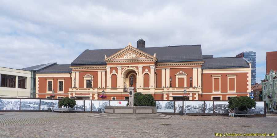 Klaipėda - Taravos Anikė ir paminklas Simonui Dachui