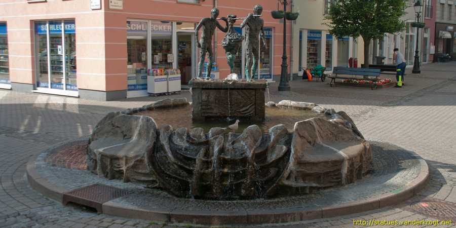 Grevenmacher / Fontaine des messagers