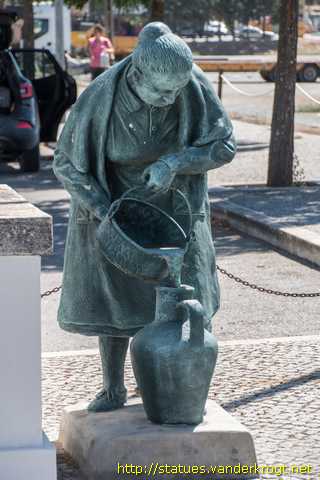 Portel - Monumento à Mulher Alentejana