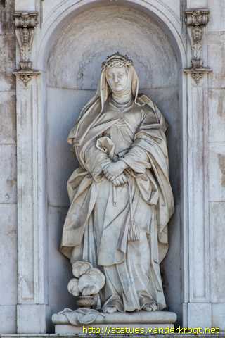 Lisboa - Estátuas na Basílica da Estrela