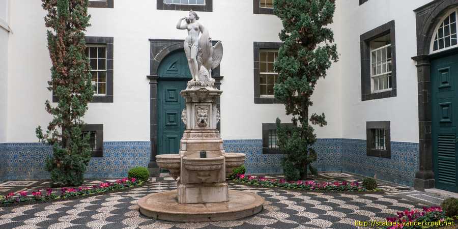 Funchal - Chafariz da Leda e o Cisne