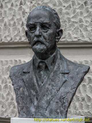 Ljubljana - Kipi zaslužnih profesorjev Univerze v Ljubljani