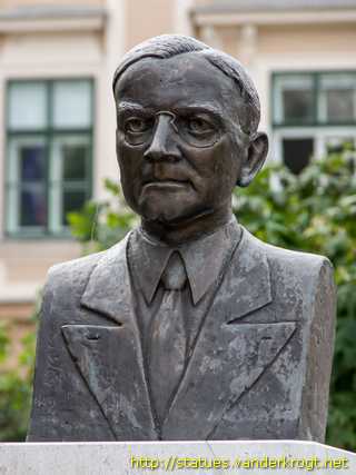Ljubljana - Kipi zaslužnih profesorjev Univerze v Ljubljani