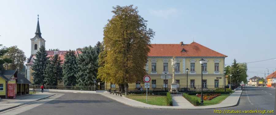 Gabčíkovo - Bős - Stĺp Najsvätejšej Trojice - Szentháromság-szobor