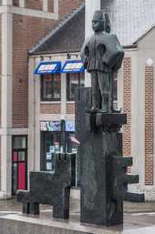 Les guetteurs (Huy, Belgium)